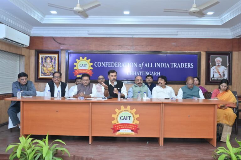 स्वदेशी संकल्प यात्रा आगामी 9 दिसम्बर को रायपुर को पंहुचेगी जिसकी व्यापक तैयारी हेतु कैट, स्वदेशी जागरण मंच एवं व्यापारिक संगठनों के पदाधिकारियों की बैठक हुई