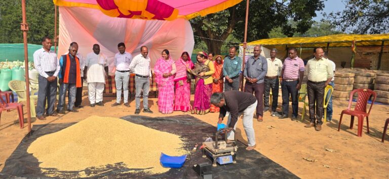 धान खरीद केंद्रों पर बेहतर सुविधाओं से खुश किसान