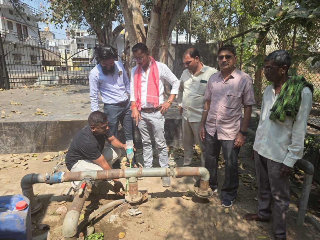 गर्मी से पहले सतर्क हुआ निगम, 40 वार्डों में पेयजल व्यवस्था दुरुस्त करने अभियान तेजमोटर पंपों की सफाई, क्लोरीनेशन और टंकियों के मेंटेनेंस पर विशेष जोर 2 1000940222